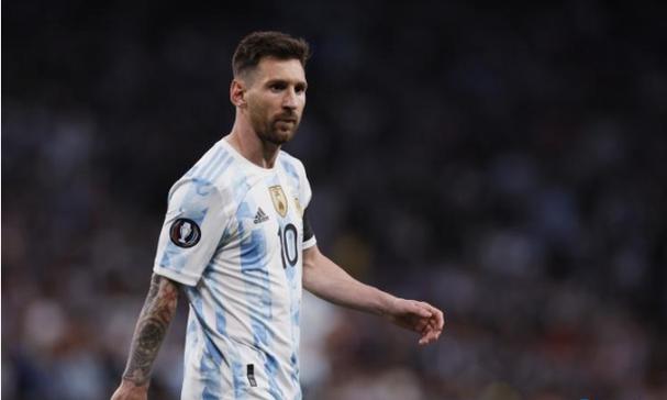 黄金遭遇“史诗级闪崩”后现关键信号！多头反攻还是深度回调？